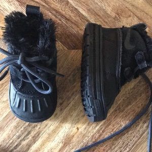 Nike baby size 4 snow boots